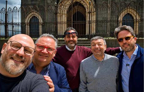Gruppo di giornalisti durante il press tour della Famiglia Neri a Linguaglossa sull’Etna