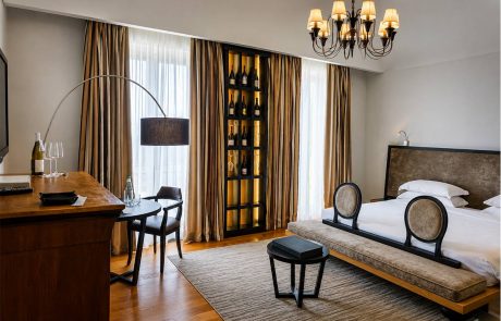 Interno di una suite di Villa Neri Resort & Spa a Linguaglossa