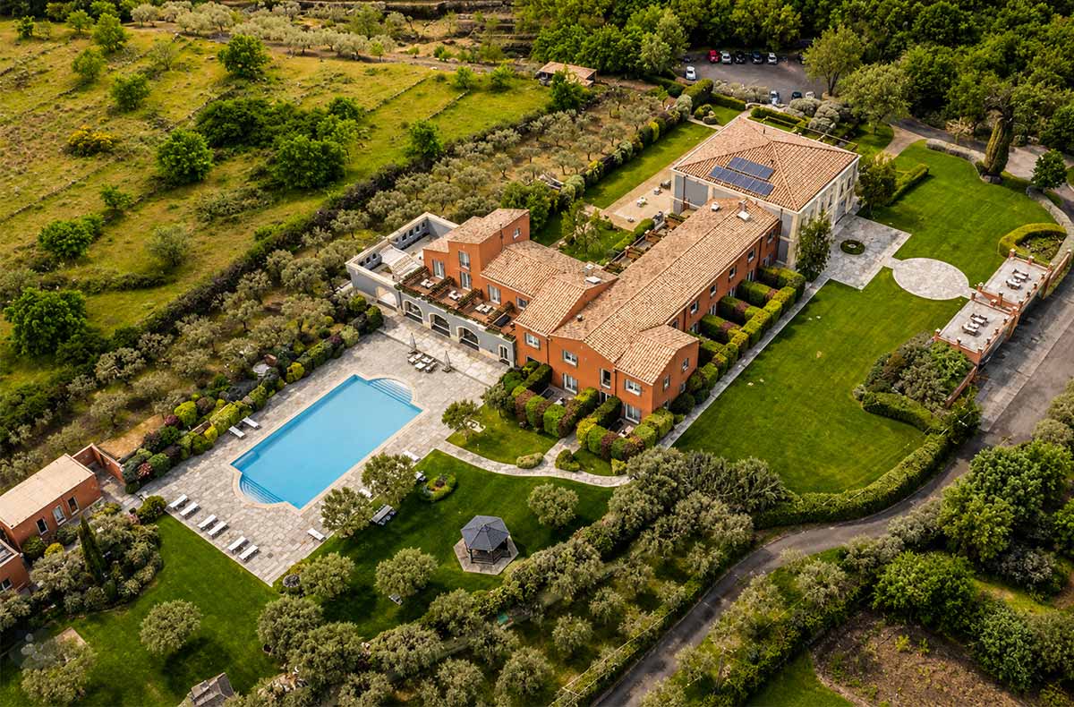 Vista aerea di Villa Neri Resort & Spa a Linguaglossa alle pendici dell’Etna